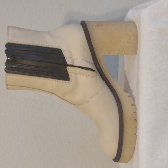 Free People James Chelsea Boot in White Leather. Size 39. Excellent Condition. - Picture 10 of 15